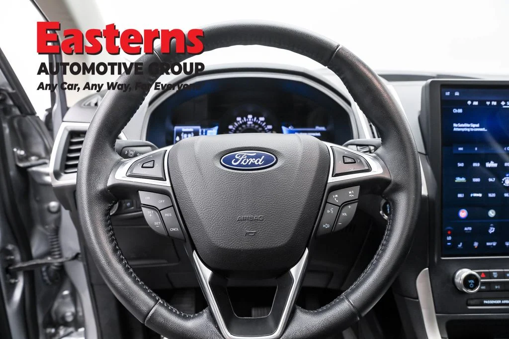 Used 2023 Silver Ford SEL image 10