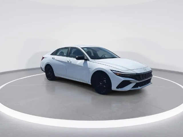 Used 2026 White Hyundai SEL Sport image 2