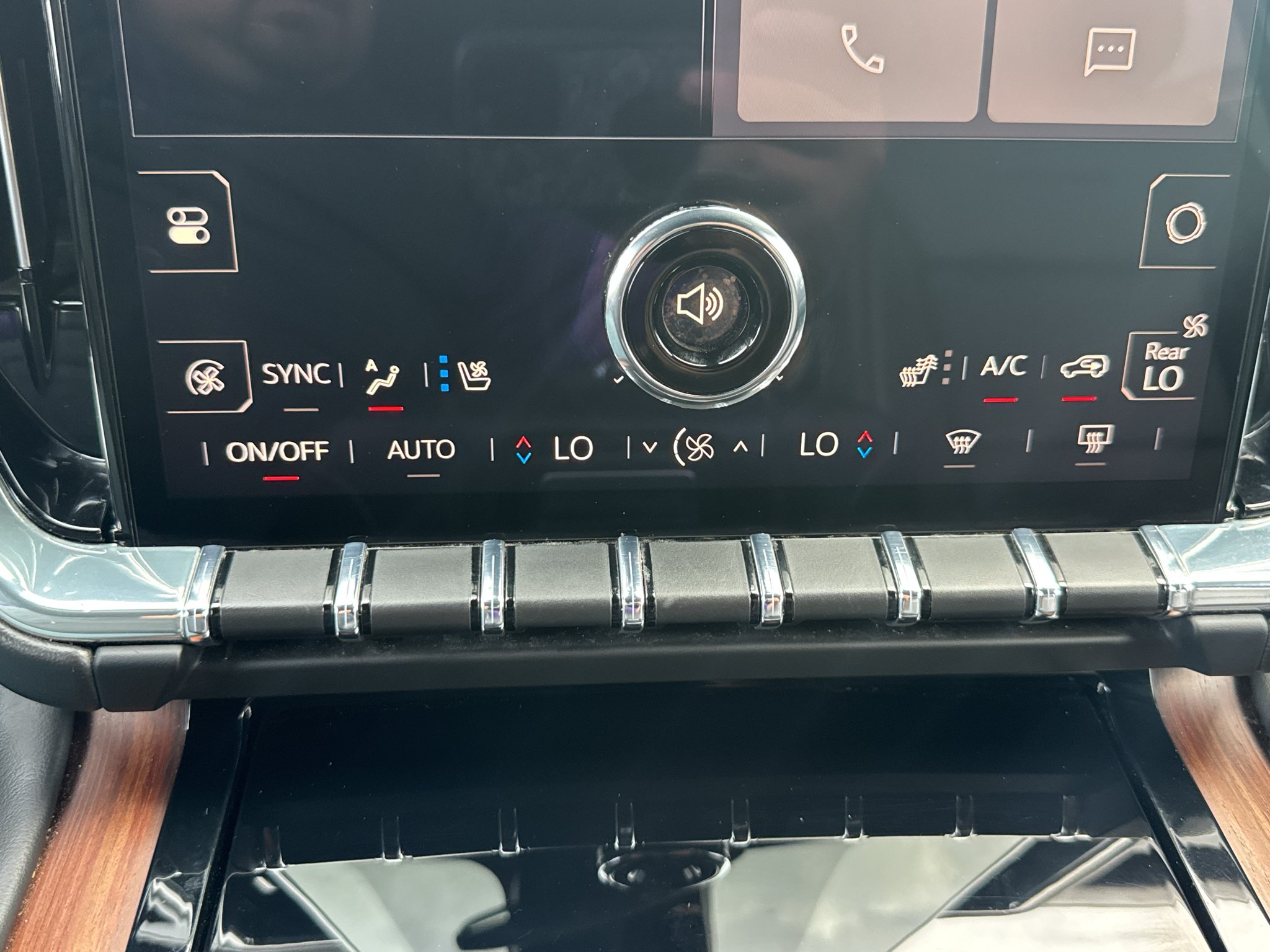 Used 2025 Onyx Black GMC Denali image 37