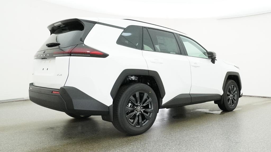New 2026 Ice Cap Toyota XLE Premium image 17