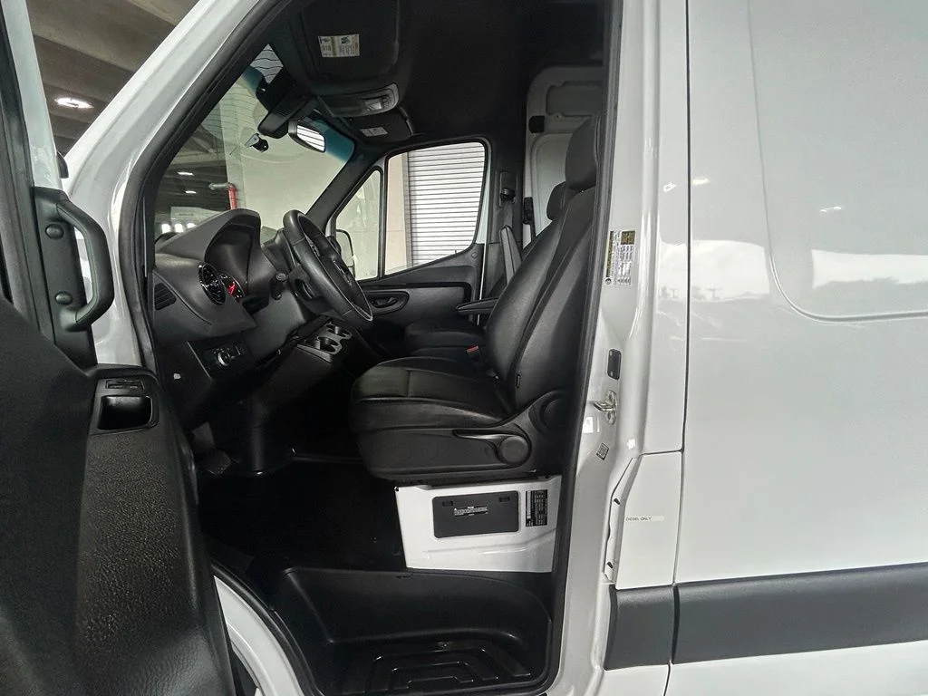 Used 2025 White Mercedes-Benz Cargo 144 WB image 15