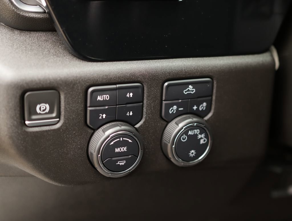 Used 2024 Summit White Chevrolet LT image 10