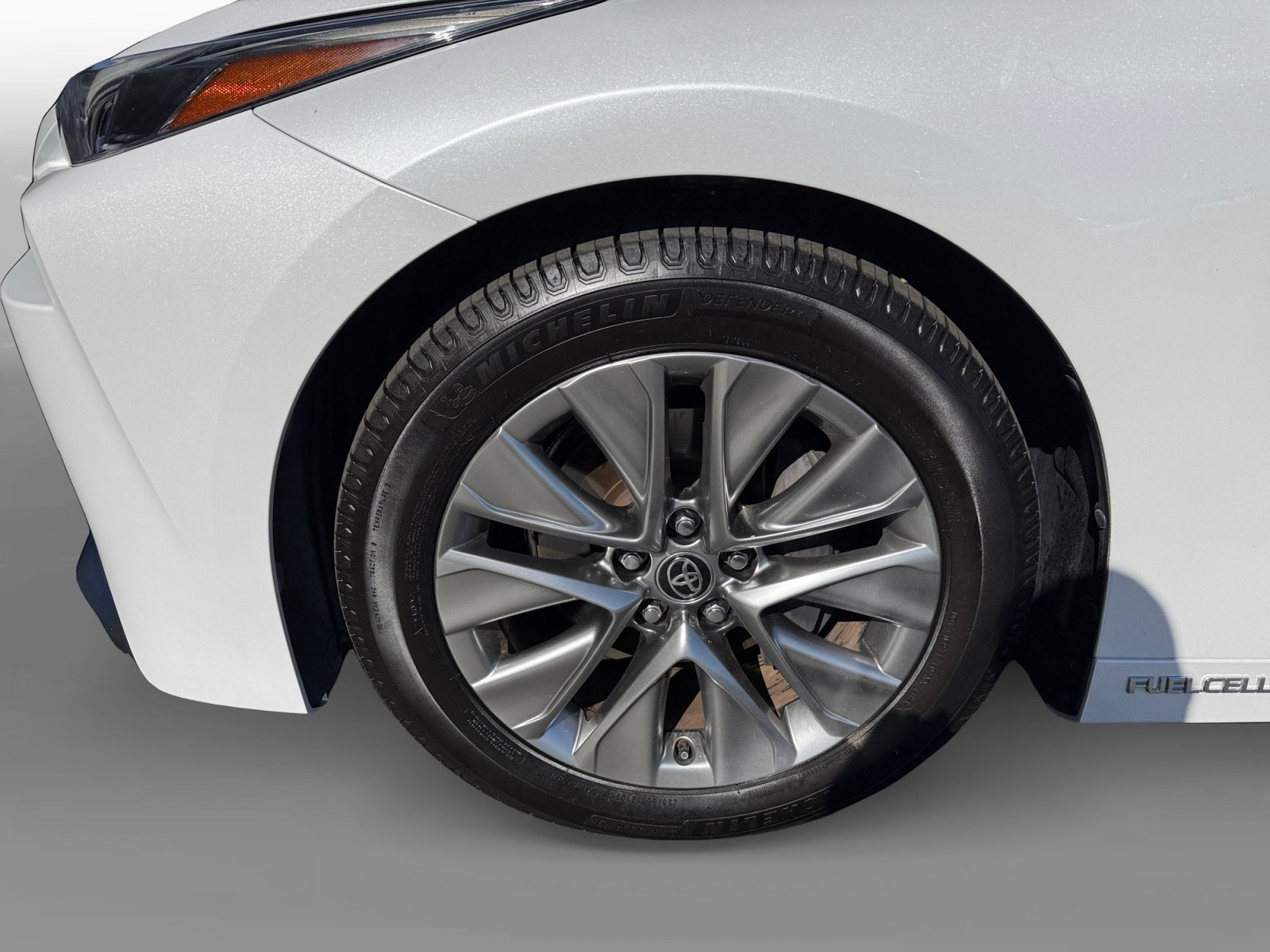 Used 2021 White Toyota XLE image 9
