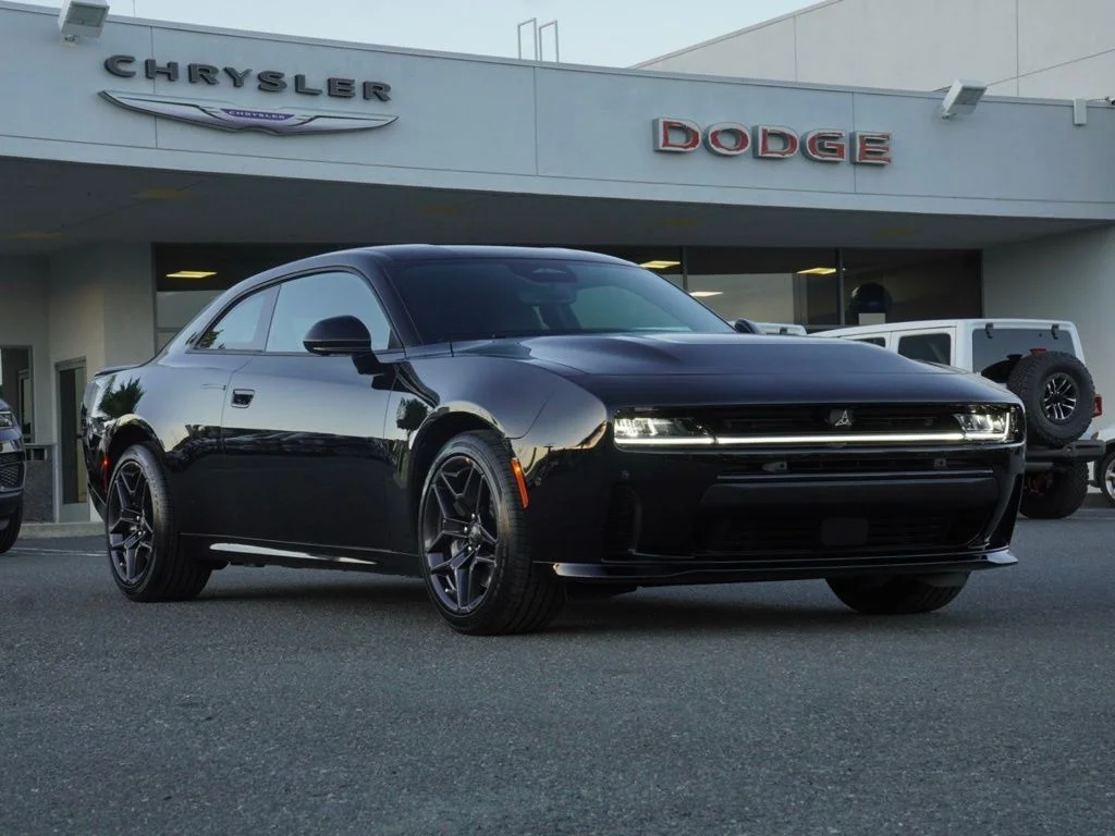 New 2026 Diamond Black Crystal Pearlcoat Dodge R/T Scat Pack image 1
