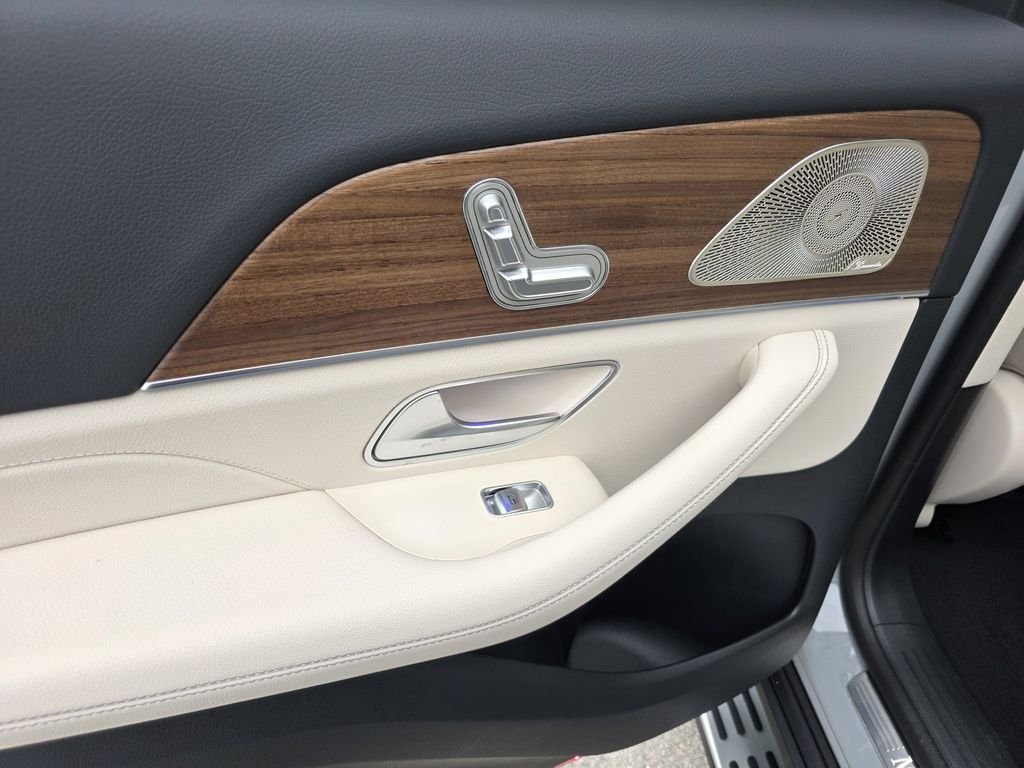New 2026 MANUFAKTUR Alpine Grey Mercedes-Benz GLS 450 image 14