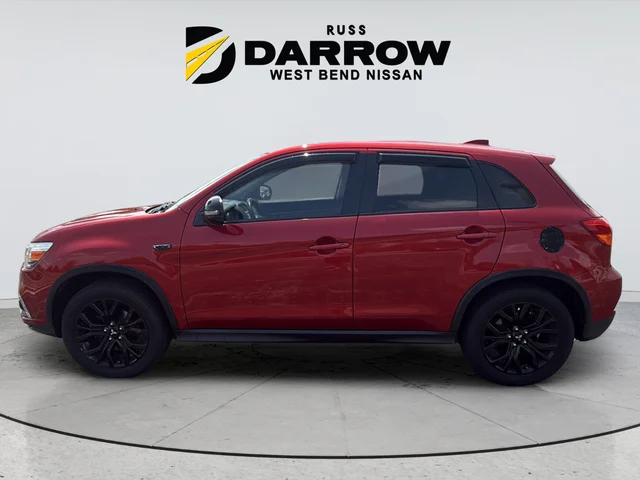 Used 2019 Red Mitsubishi 2.0 LE image 2