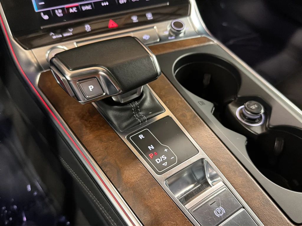 Used 2019 Silver Audi 3.0T Prestige image 27