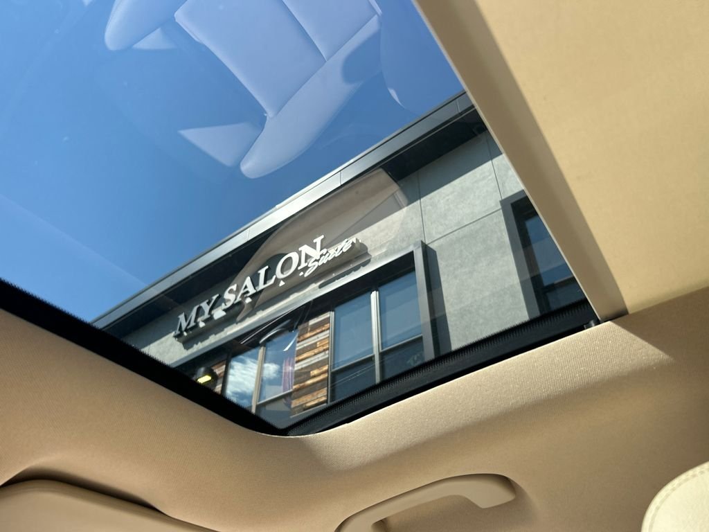 Used 2018 Black Mercedes-Benz GLA 250 image 26