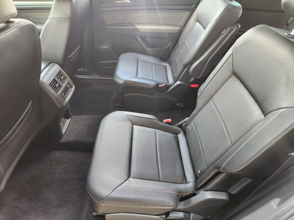 Used 2023 Pyrite Silver Metallic Volkswagen 3.6L V6 SE w/Technology image 32