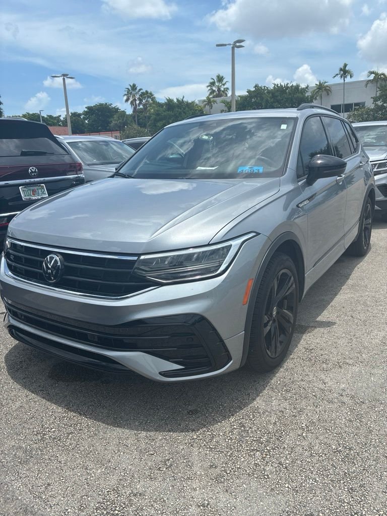 2024 Volkswagen Tiguan 2.0T SE R-Line Black's photo