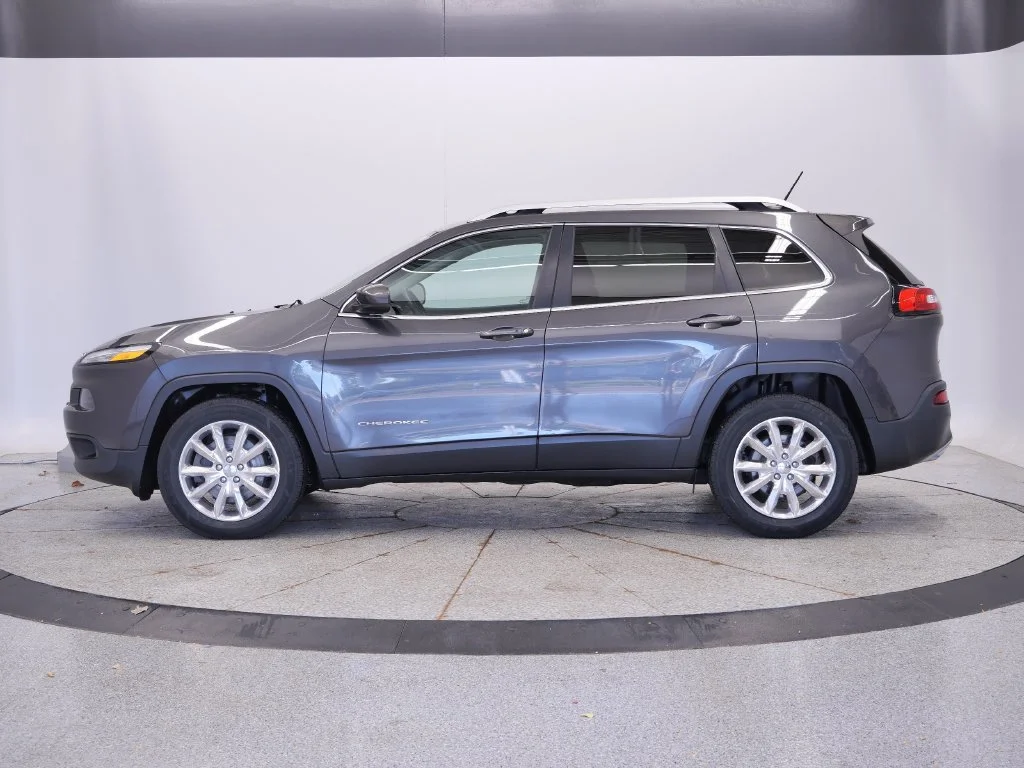 Used 2015 Jeep Cherokee Limited with VIN 1C4PJMDS2FW735230 for sale in Coon Rapids, Minnesota