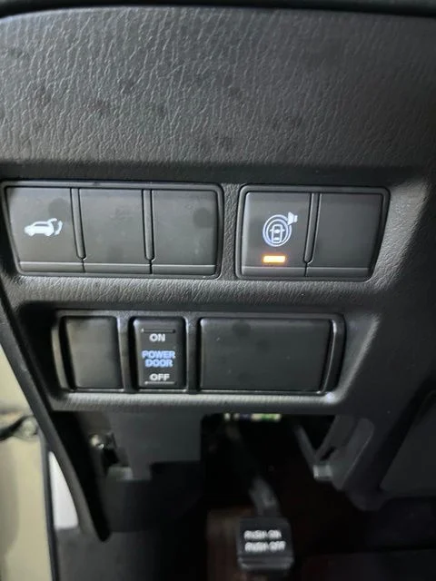 Used 2022 Gray Nissan SL image 23