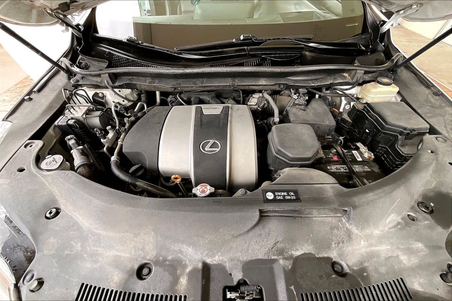 Used 2018 Ultra White Lexus  image 30