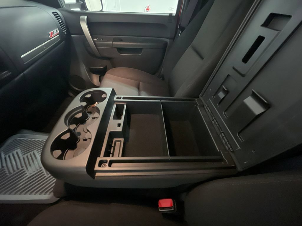 Used 2011 FIRE RED GMC SLE image 75