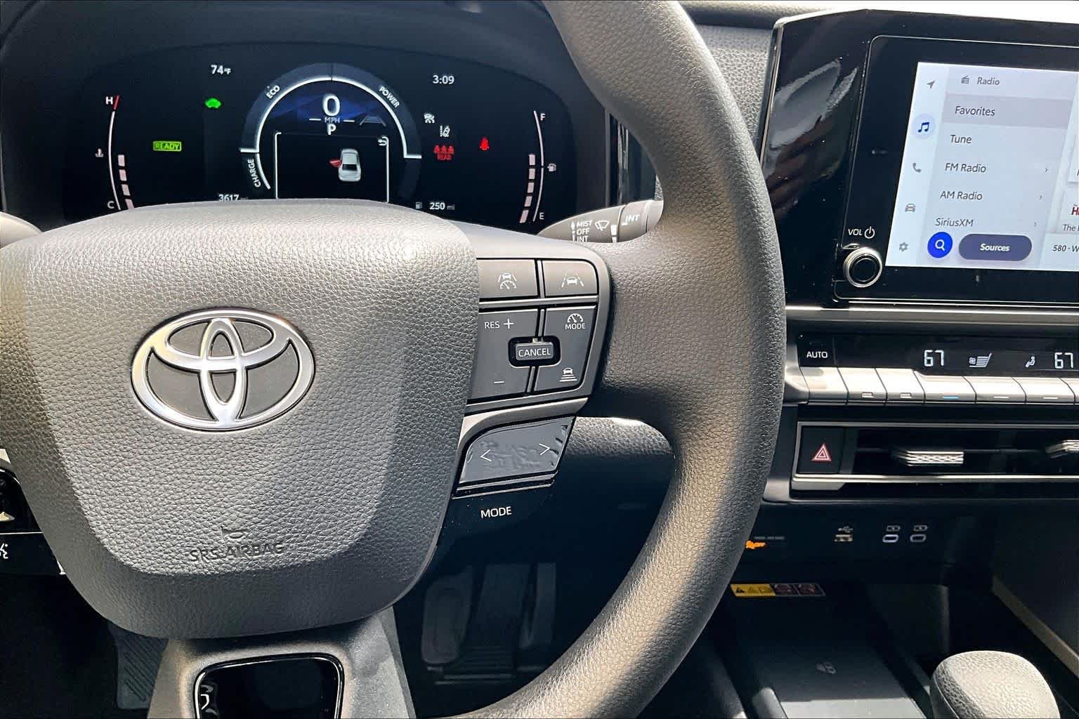 Used 2025 Ice Cap Toyota LE image 25