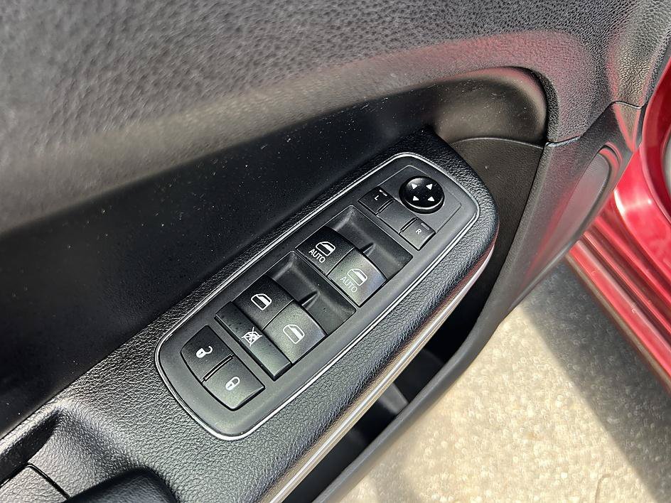 Used 2019 Velvet Red Pearlcoat Chrysler Touring image 20