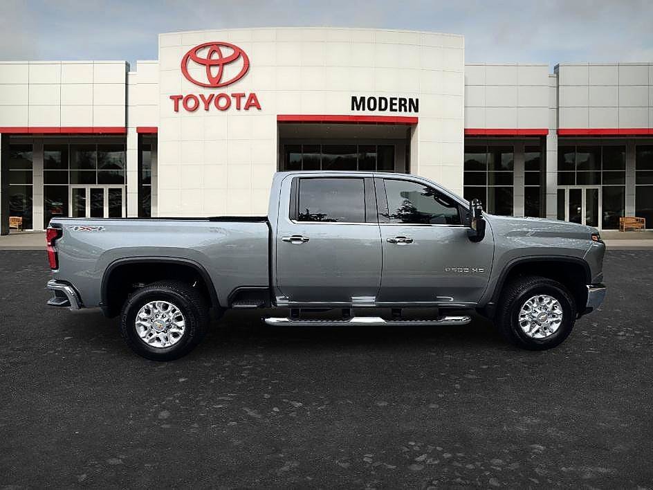 Used 2025 Sterling Gray Metallic Chevrolet LTZ image 4