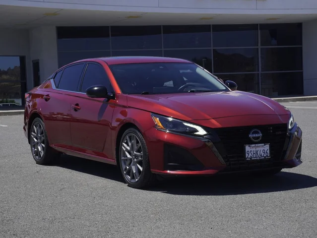 2023 Nissan Altima 2.0 SR