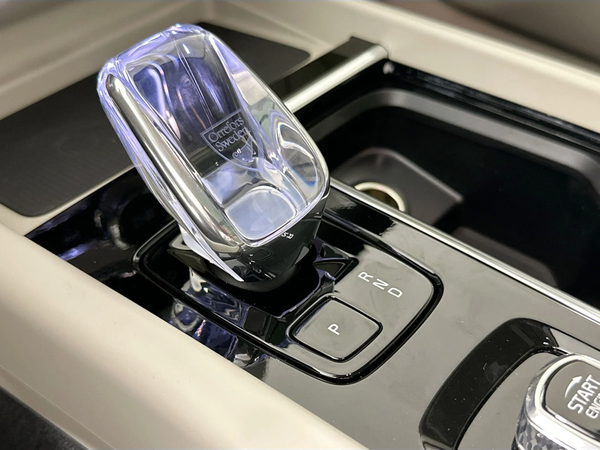 New 2026 Bright Dusk Volvo Ultra image 17