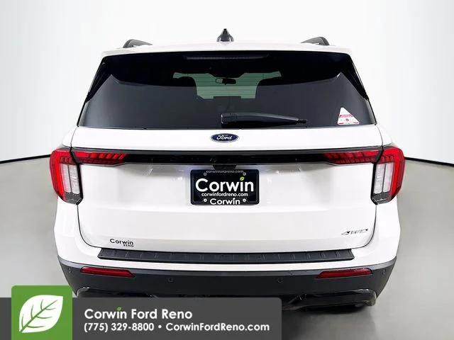 New 2026 Star White Metallic Tri-Coat Ford ST-Line image 6