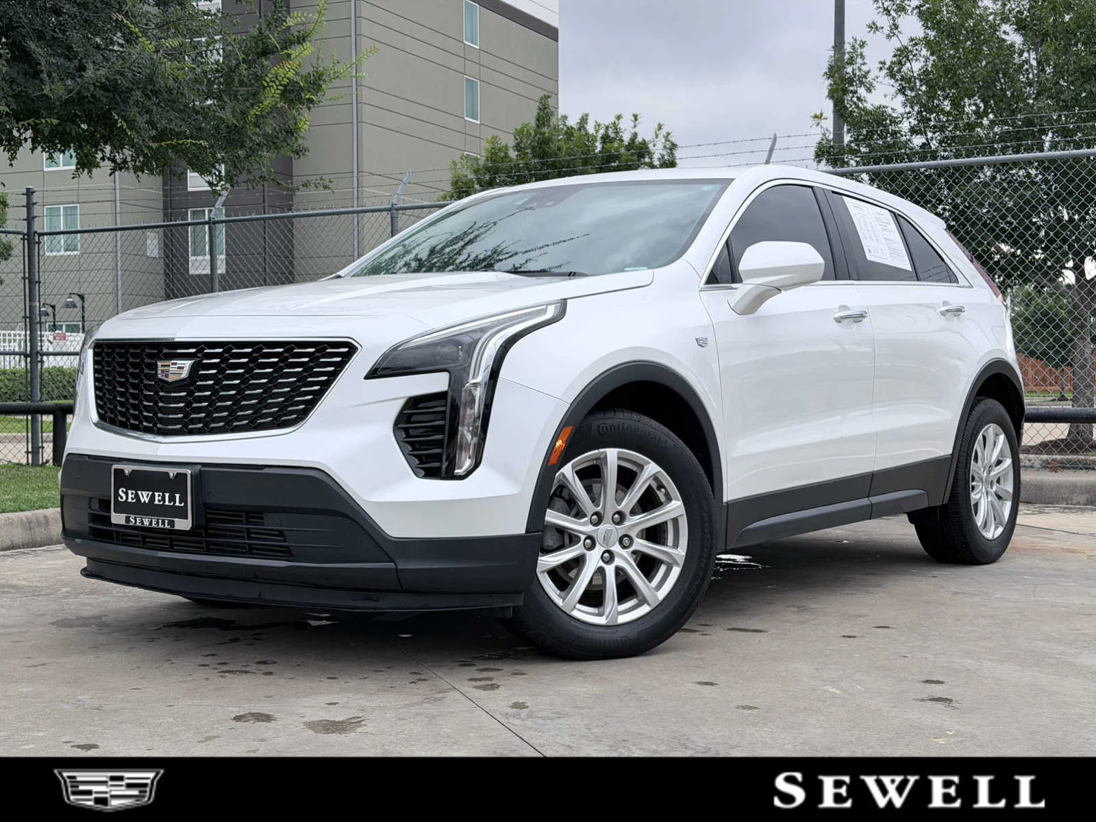 2023 Cadillac XT4 Luxury's photo