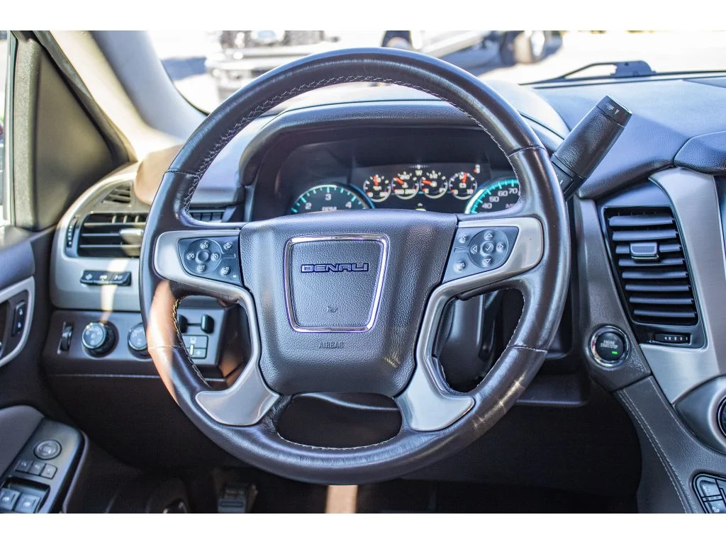 Used 2020 Crimson Red Tintcoat GMC Denali image 39
