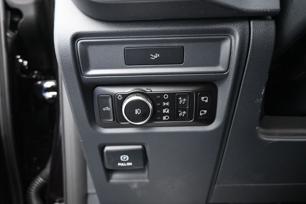 New 2026 Agate Black Metallic Ford XLT image 12