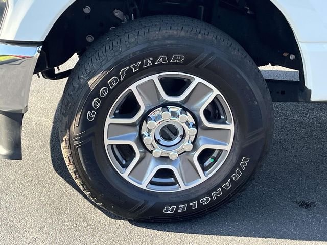 Used 2025 White Ford XLT image 13
