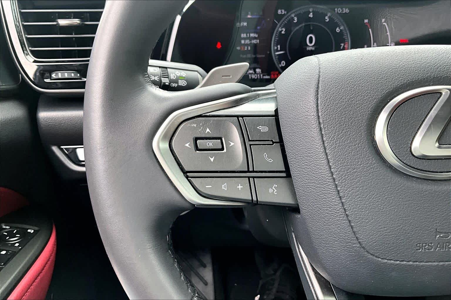 Used 2024 Eminent White Pearl Lexus Premium image 21
