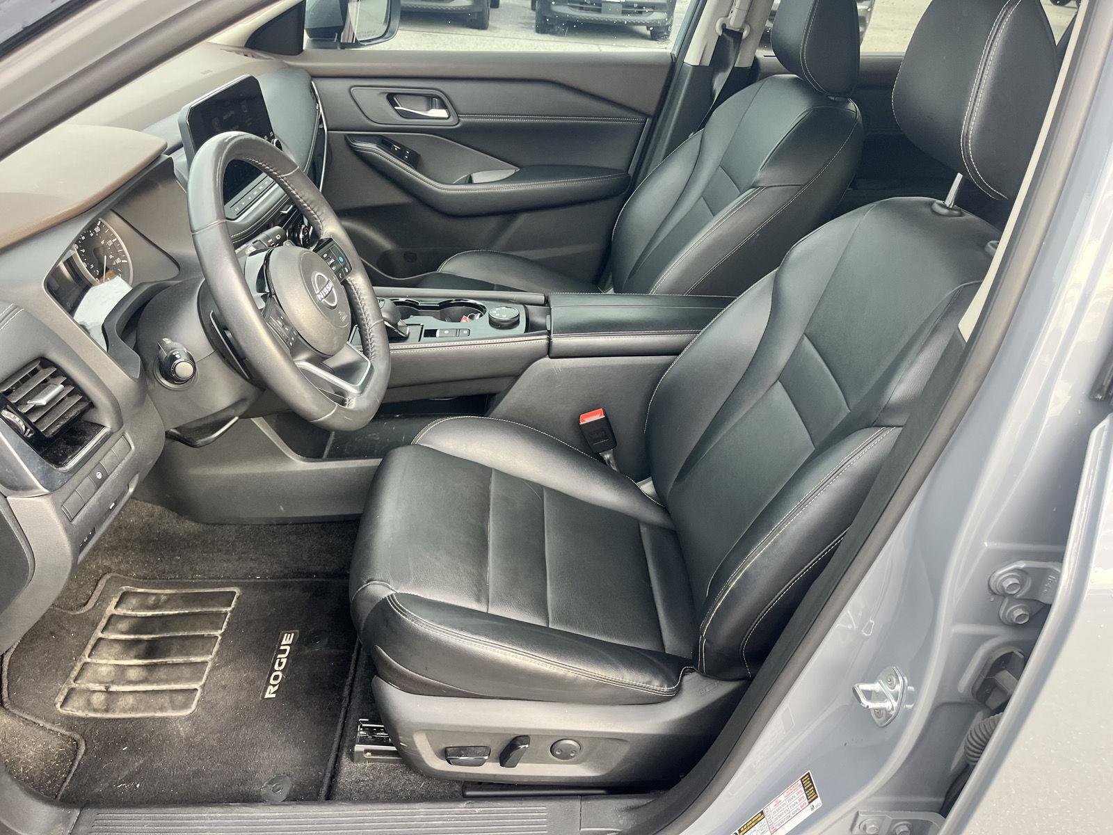 Used 2023 Boulder Gray Pearl Nissan SL image 12