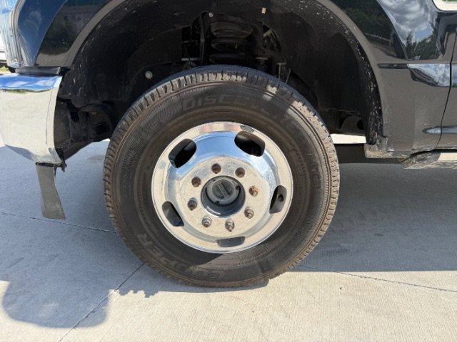 Used 2021 Black Ford LARIAT image 10