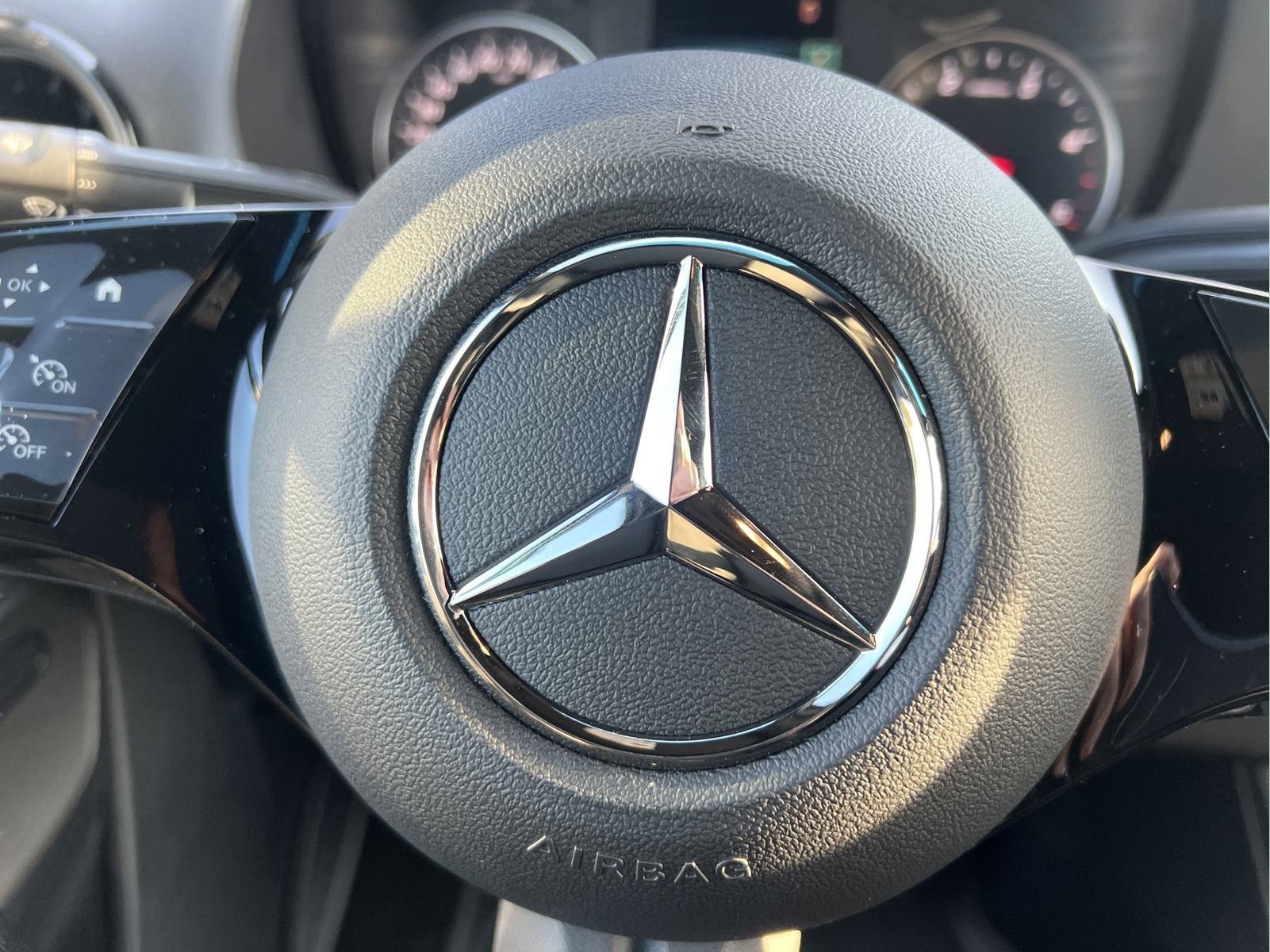 New 2025 Arctic+White Mercedes-Benz  image 15