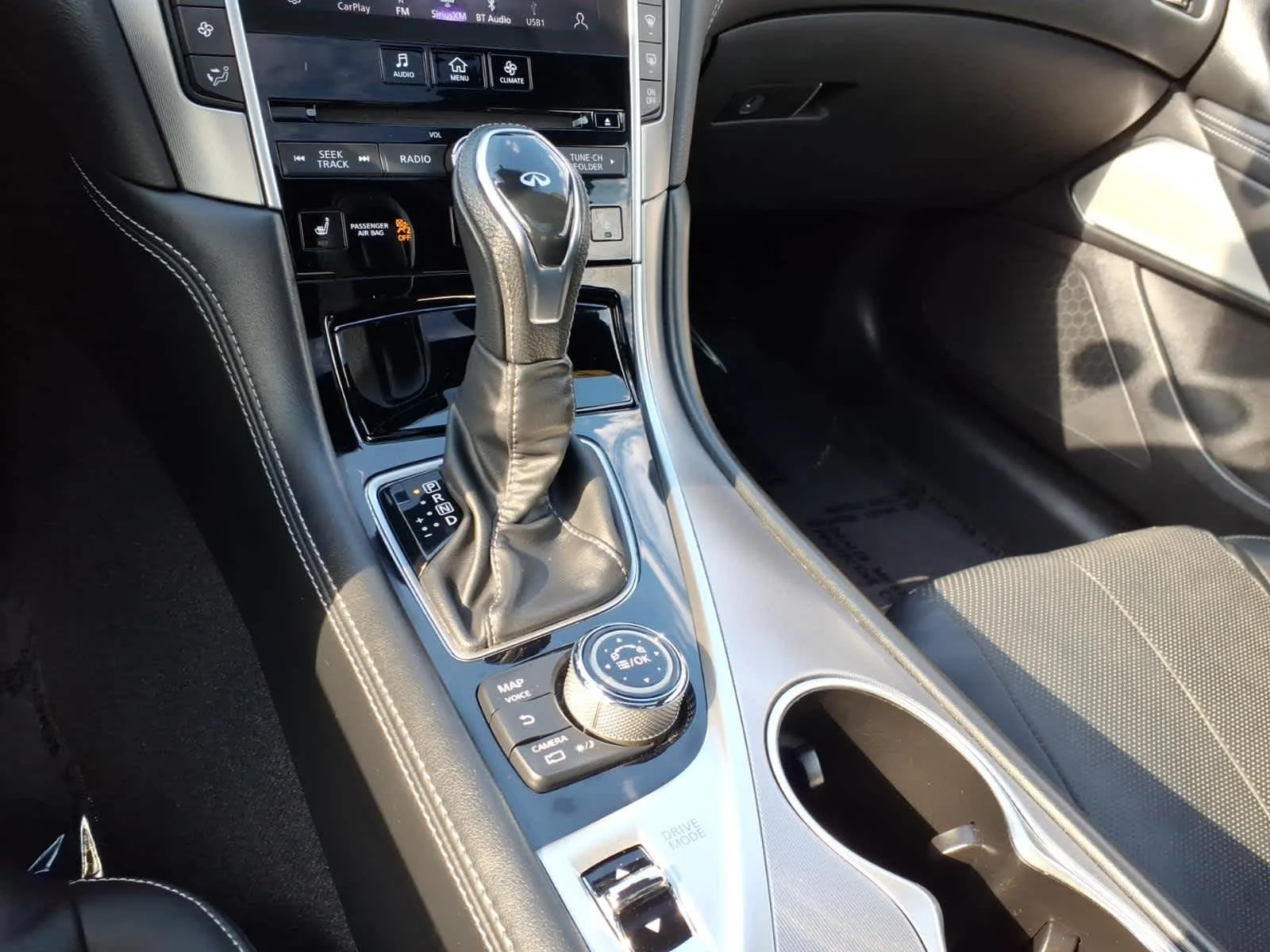 Used 2022 Black Obsidian INFINITI LUXE image 23