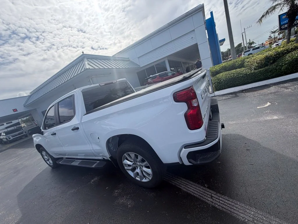 Used 2024 White Chevrolet Custom image 3