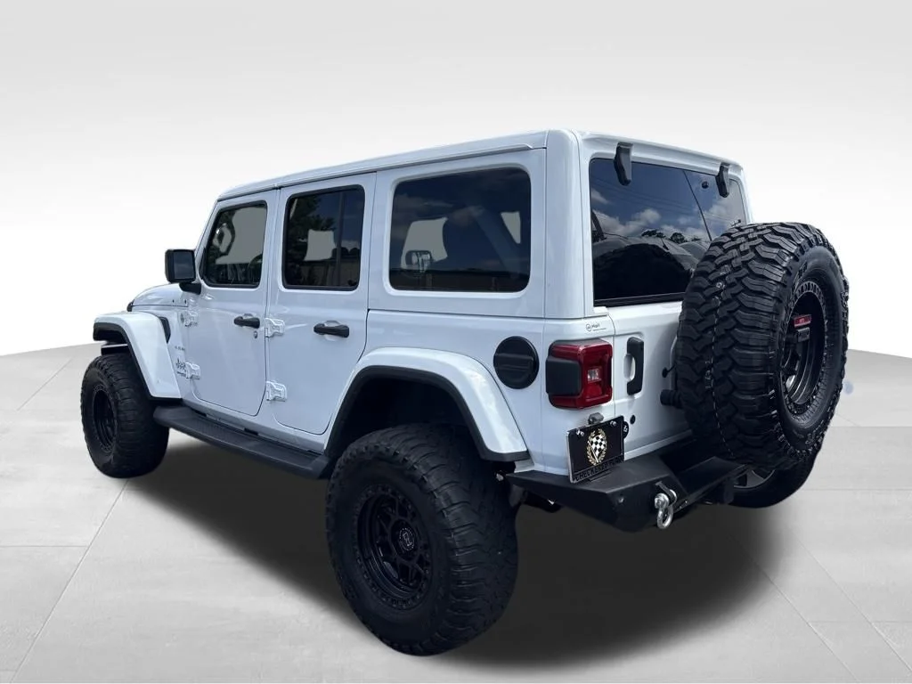 Used 2020 White Jeep Unlimited Sahara image 11
