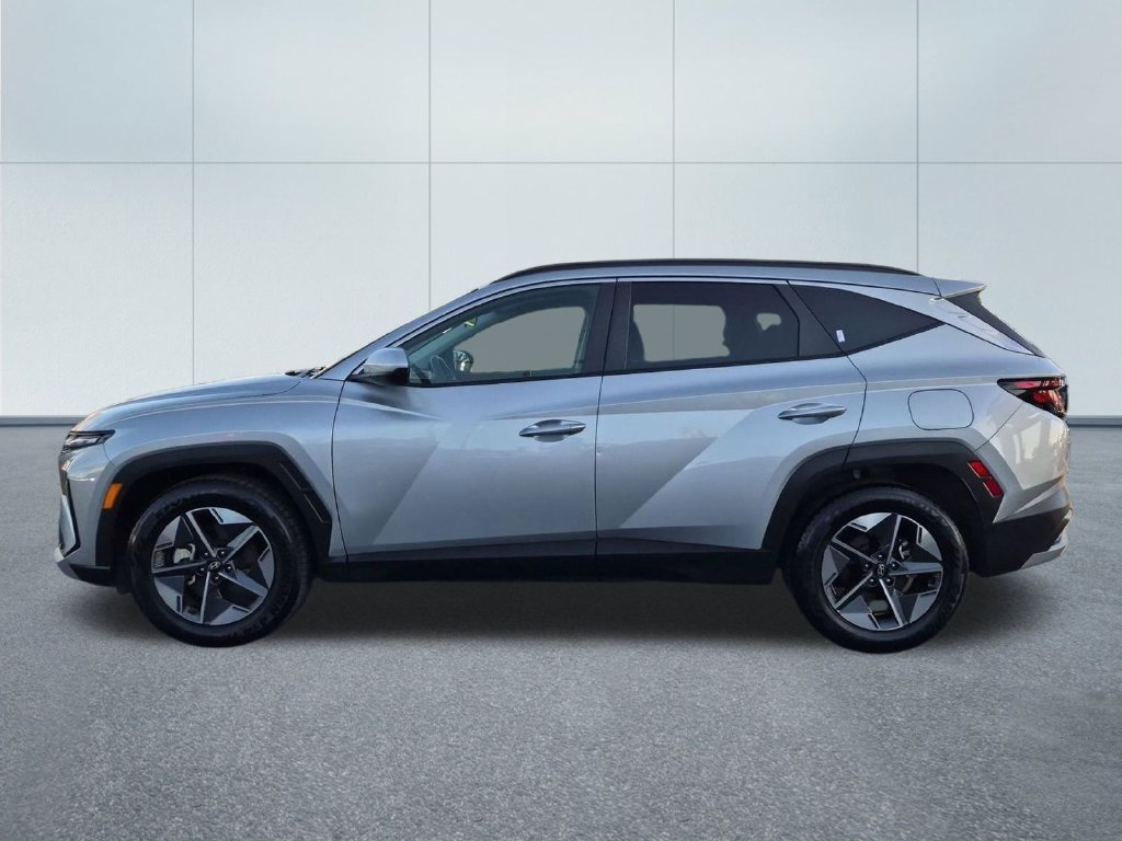 Used 2025 Silver Hyundai SEL image 3
