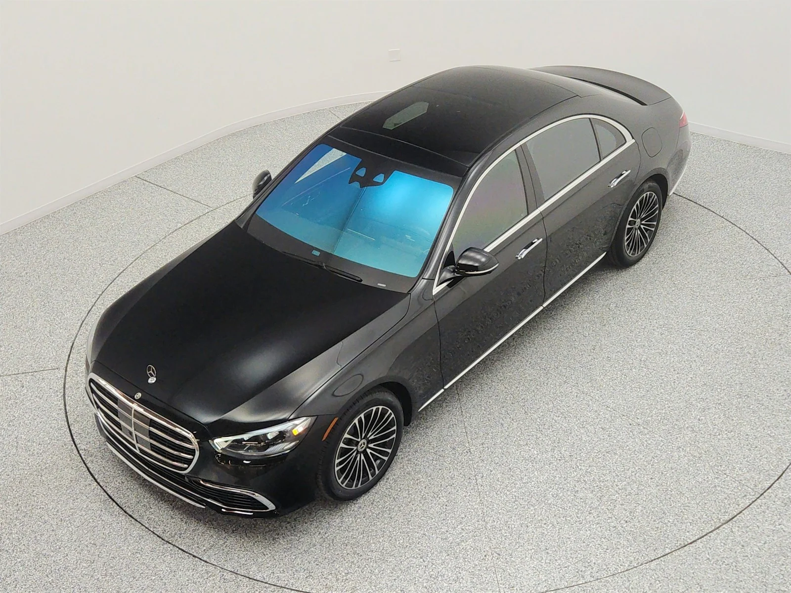 Used 2023 Obsidian Black Mercedes-Benz S 580e 4MATIC® Sedan image 22