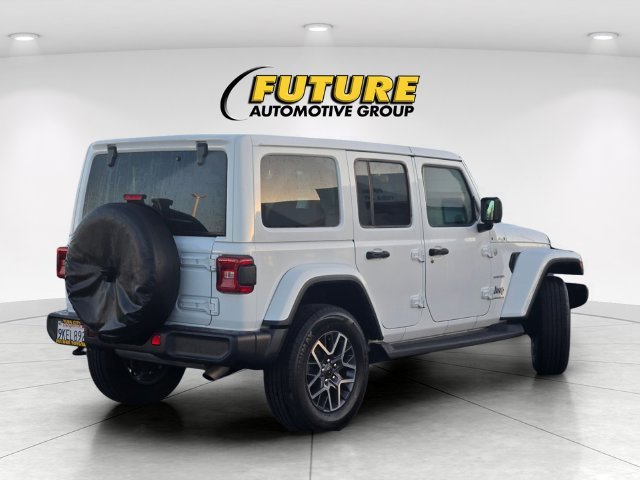 Used 2024 White Jeep Sahara image 4