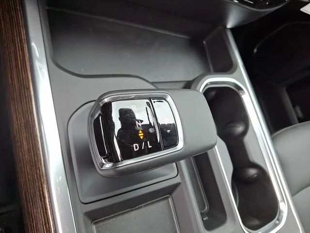New 2026 Summit White GMC Elevation image 15