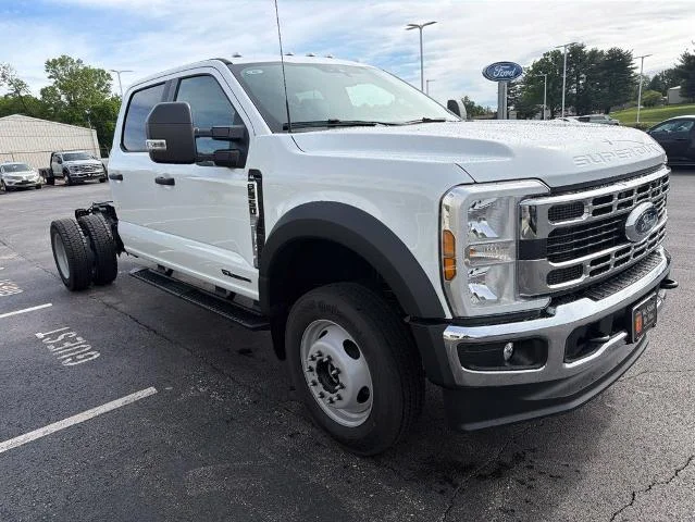 New 2026 Oxford White Ford F-550® XL image 25