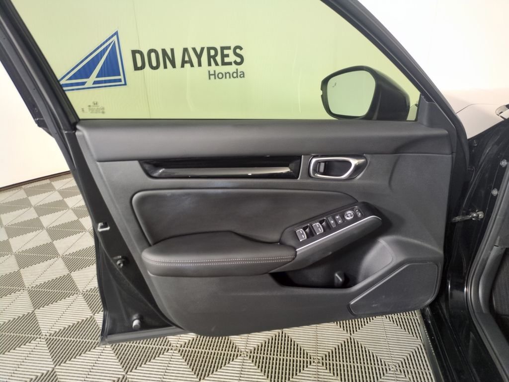 Used 2025 Crystal Black Pearl Honda Sport Touring image 10