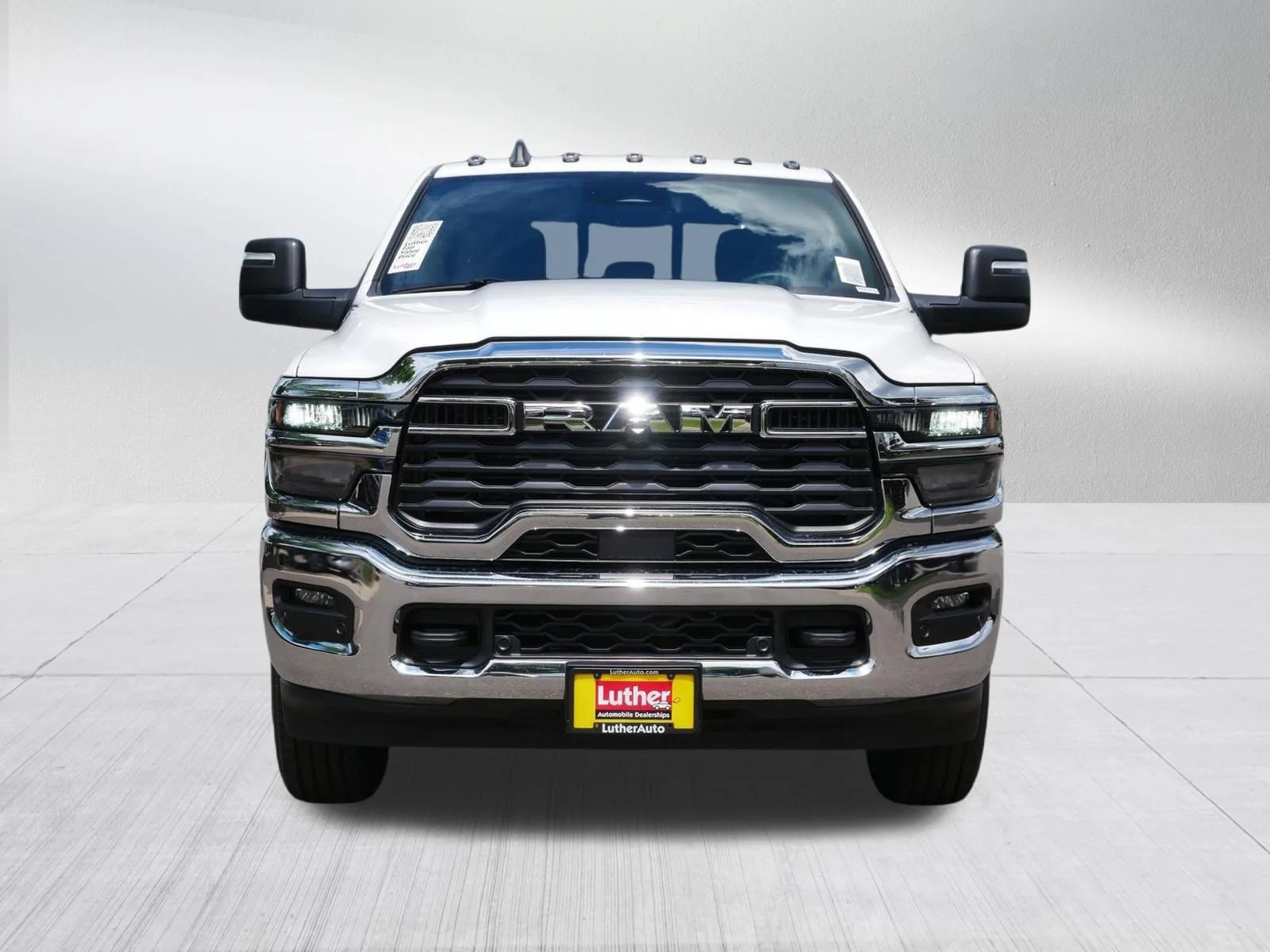 New 2026 Bright White Clear-Coat Exterior Paint RAM Tradesman image 2