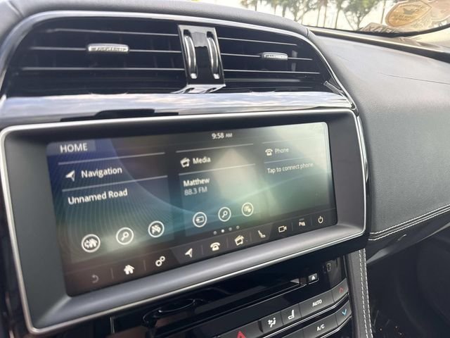 Used 2018 Black Jaguar 35t R-Sport image 24