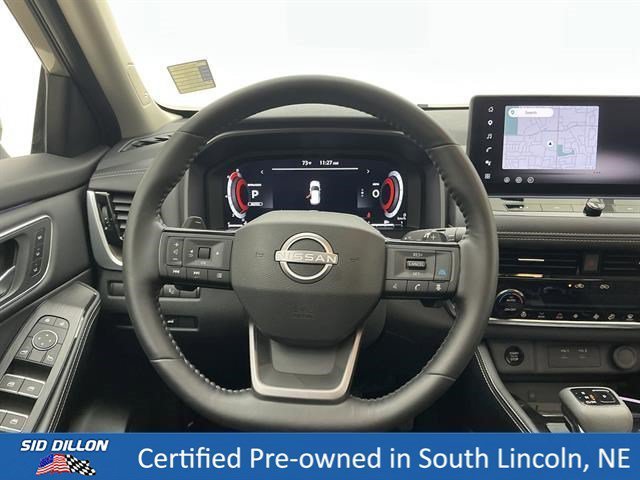 Used 2025 Champagne Silver Metallic Nissan Platinum image 21