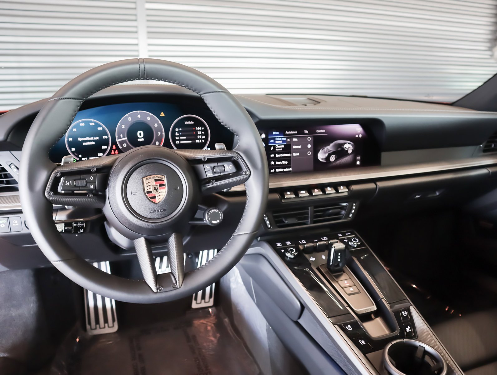 2025 Porsche 911 S - Photo 13
