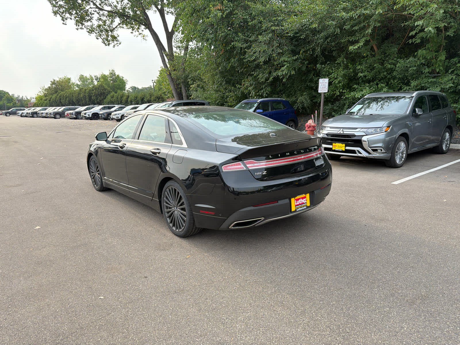 Used 2018 Black Velvet Lincoln Hybrid Reserve image 3