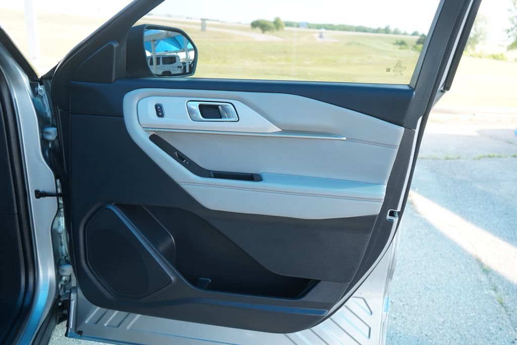 Used 2025  Ford Active image 17