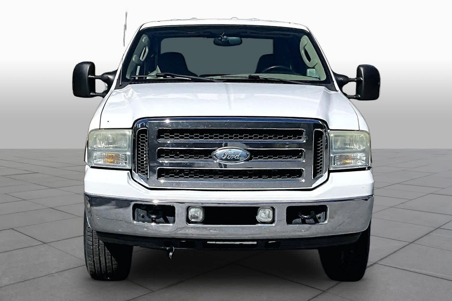 Used 2005  Ford Lariat image 3