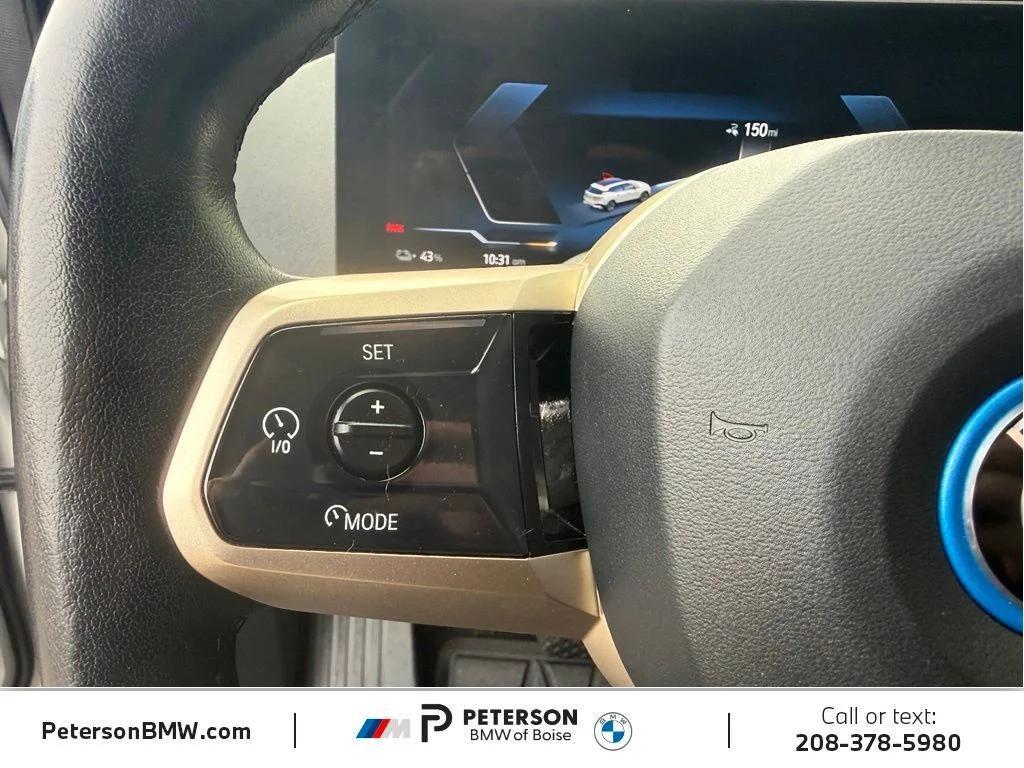 Used 2023 White BMW xDrive50 image 28