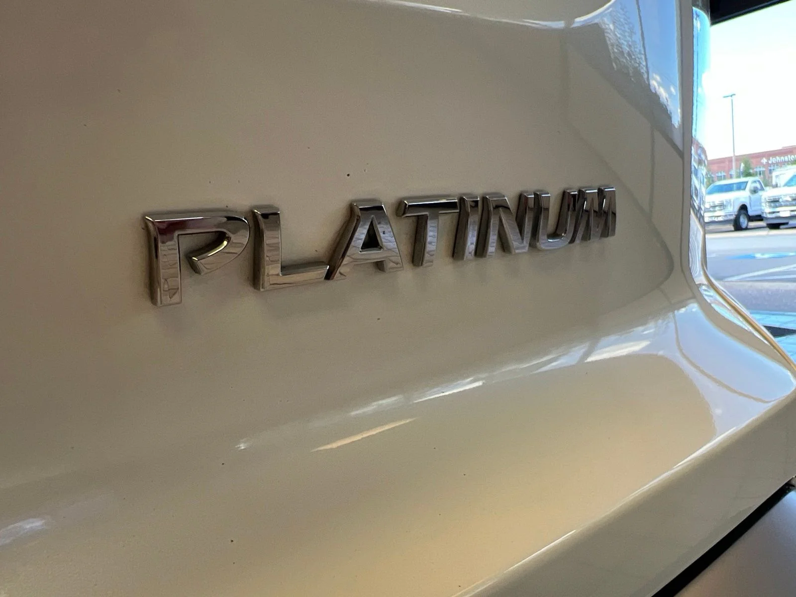 Used 2023 White Nissan Platinum image 31